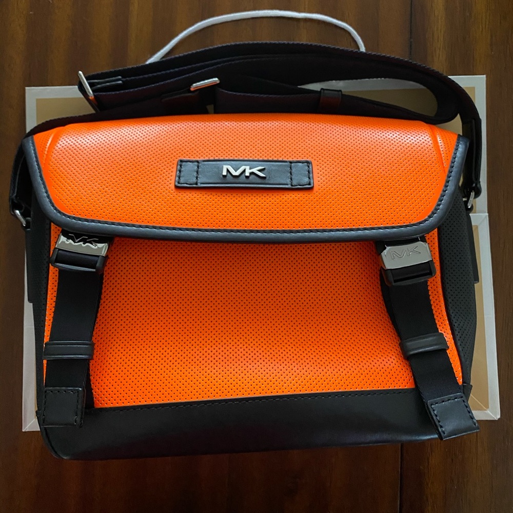 Michael Kors Messenger Bag